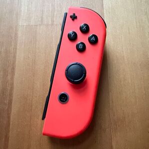 Switch ジョイコン 右ネオンレッドニンテンドー