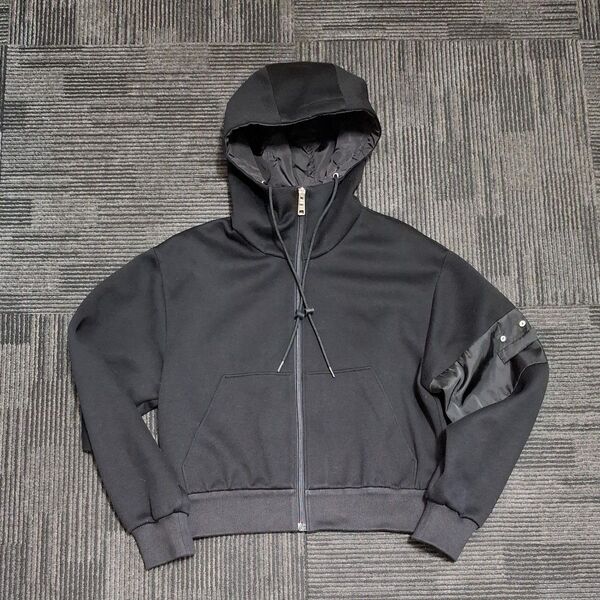 【中古ブランド洋服】PRADA プラダ ジップアップパーカー レディーススウェット 黒 XSサイズ