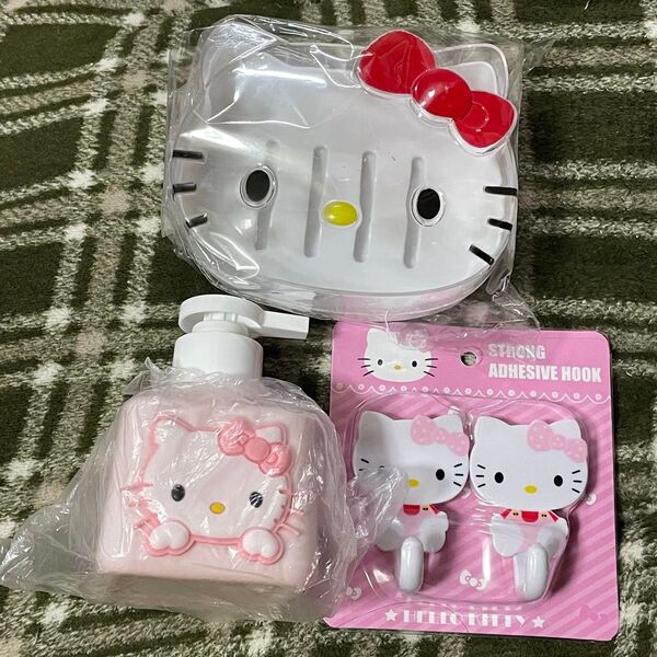 サンリオ ハローキティ 3点セット ミニ詰め替えボトル ソープディスペンサー 壁掛けフック 可愛い ピンク 赤 キティ 白猫