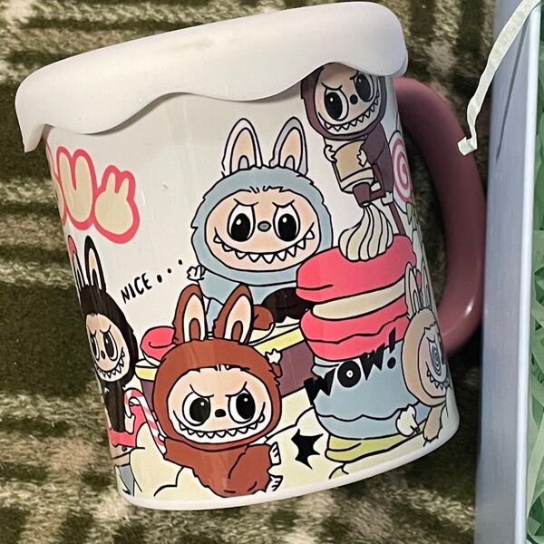 大人気★ ラブブ LABUBU 可愛い うさぎ 海外輸入 激レア品! マカロンラブブ カラフル 蓋付きマグカップ コースターにも
