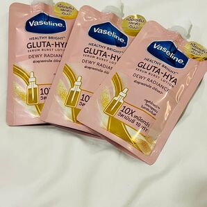 Vaseline GLUTA-HYA DEWY RADIANCE 30ml×3