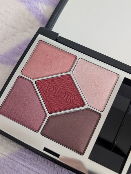 超美品 ディオール Dior ディオールショウ アイシャドウ サンククルールクチュール 879 ルージュトラファルガー