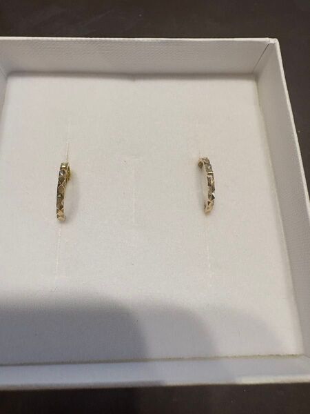 18Kゴールド 波形フープピアス デザインフープピアス