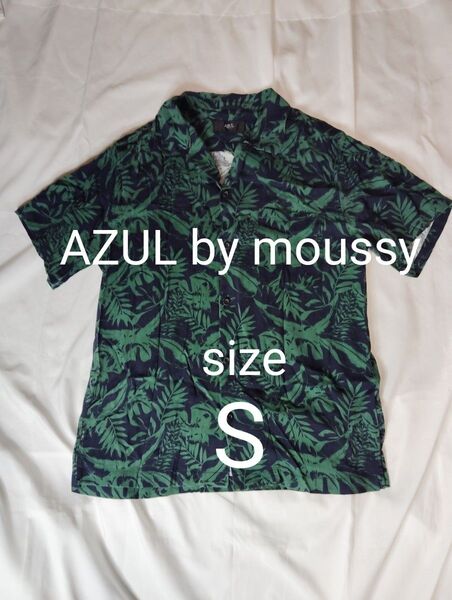 AZUL by moussy アロハシャツ ネイビーとグリーンの花柄 メンズ