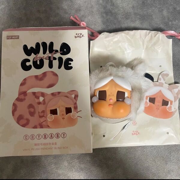 popmart crybaby 新作 ポップマート ぬいぐるみ キーホルダー 猫 wild but cutie