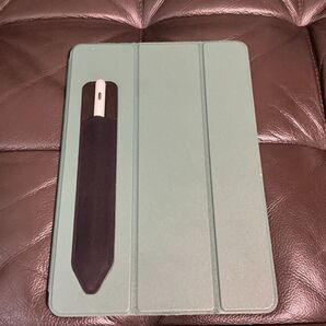 iPad 第9世代 Wi-Fi 64GB シルバー バッテリー96% カバー付き、ペン付き、付属品・箱あり