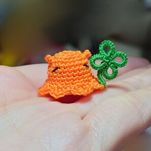 【受注販売】極小メンダコと四葉のクローバー あみぐるみ タティングレース かぎ針編み レース糸 くじらえび
