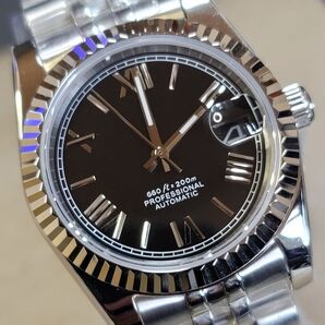 (未使用)ノーロゴ NH35 自動巻き 36mm ブラック文字盤 フルーテッドベゼル シースルーバック デイトブラック