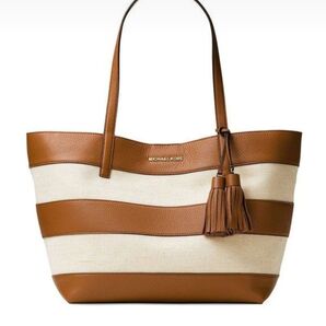 マイケルコース【 MICHAEL KORS 】トートバッグ タッセル付き