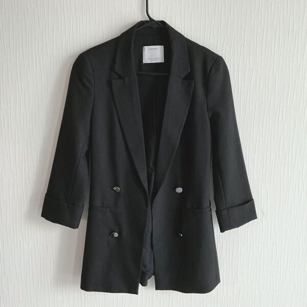 美品》ベルシュカ Bershkaジャケット 黒 XS七分袖 通勤・お出かけに テーラードジャケット