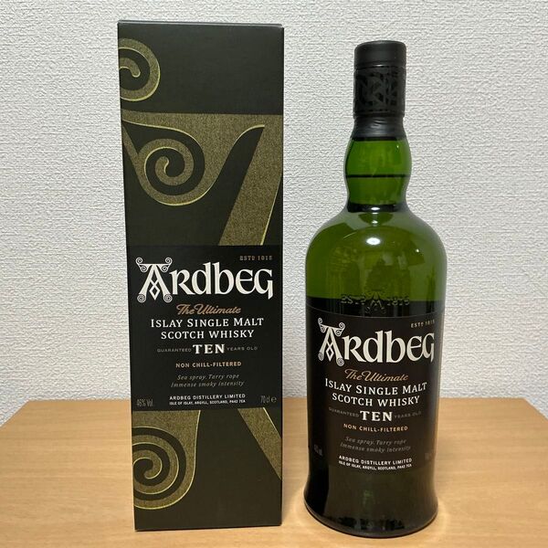 アイラ島アードベッグ10年とラフロイグ10年の2本セットアイラモルト飲み比べ