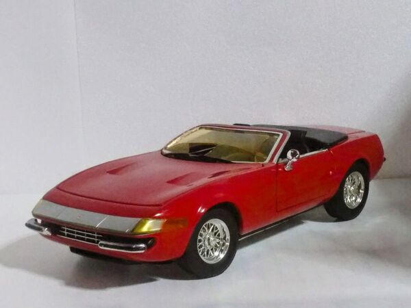 【希少訳あり美品】フェラーリ 365 GTS/4 1968年◆前窓損傷一部欠落◆ホットウィール 1/18 ミニカー◆値下済激安破格