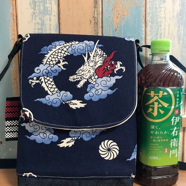 782 濃紺 龍 竜 昭和 レトロ和柄 デニム 帆布 ハンドメイド スマホポーチ