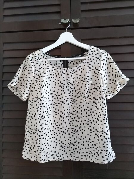 ★美品★FOREVER21 トップス ドット柄 Sサイズ★