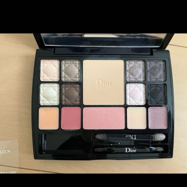 Dior メイクアップパレット