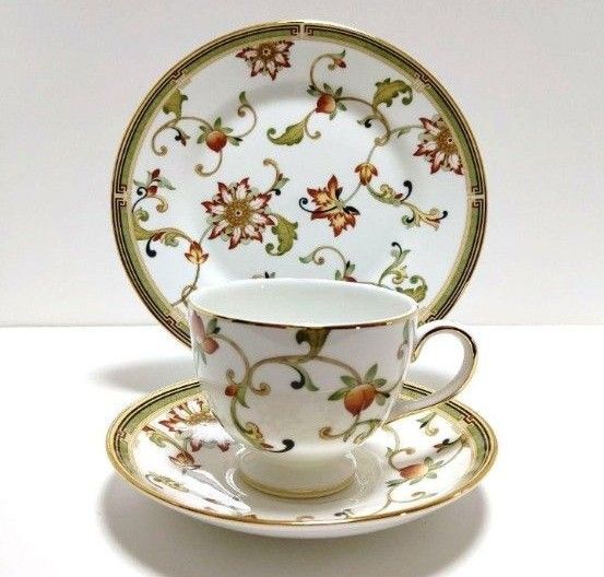 ★ウェッジウッド WEDGWOOD★オベロン Oberon トリオ 未使用 カップ ソーサー 金彩 ティーカップ