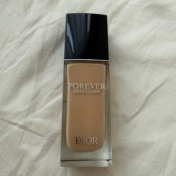 Dior ディオールスキン フォーエヴァー フルイド グロウ 1N