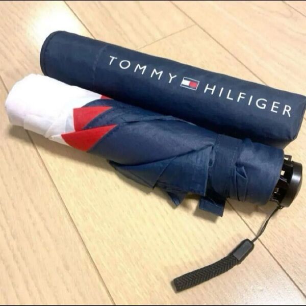 【新品未使用】Tommy Hilfigerトミーヒルフィガー 折り畳み傘 男女兼用 ロゴ 軽量 傘 かさ 雨傘 折りたたみ傘 雨具