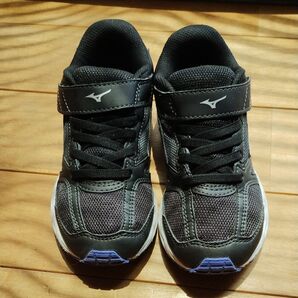 ミズノ キッズ ランニングシューズ ブラック 18cm 〜 19cm