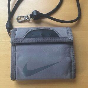 【NIKE 財布】ナイキストラップ付き財布