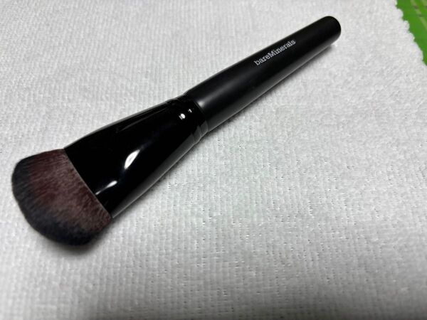 ベアミネラル リュクス パフォーマンスブラシ (ベアプロ/パウダー、リキッド兼用ファンデーション用)
