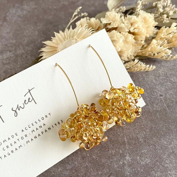 ハニー**チェコビーズたっぷりシルバーピアス*ハンドメイド