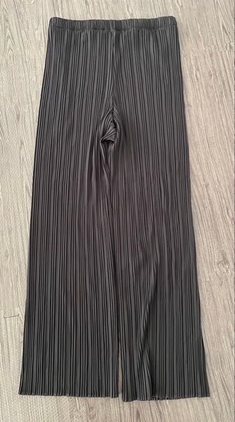ユニクロ プリーツパンツ パンツ ストレートパンツ 黒 ブラック L 未使用 タグ付き