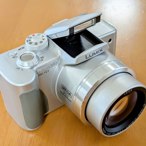 ★ジャンク★ レトロ デジカメ Panasonic LUMIX DMC-FZ3 デジタルカメラ シルバー