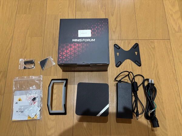 Minisforum UM690 Win11Pro Ryzen9 6900HX RAM32GB SSD512GB