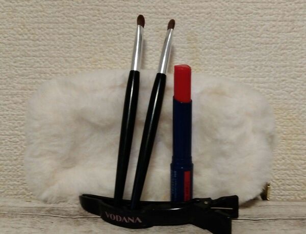 ニベアリッチケアカラーリップクリーム& VODANAヘアクリップ&ヒロインメイク コスメポーチ&メイクブラシ2本