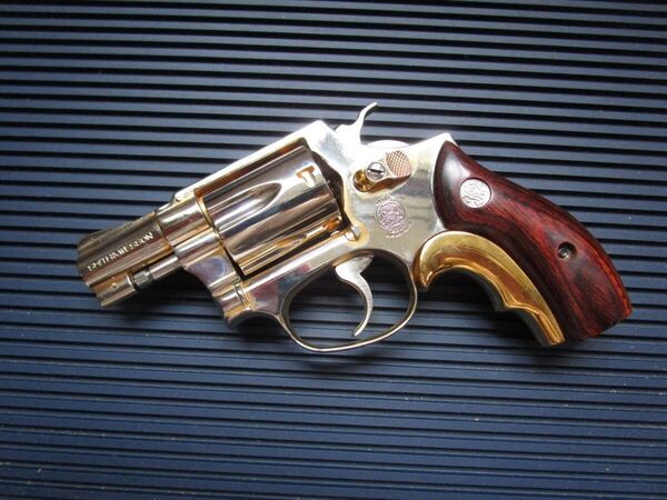 コクサイ 金属モデルガン S&W スミス&ウェッソン M36 チーフススペシャル アルタモント木製グリップ付き 未発火美品