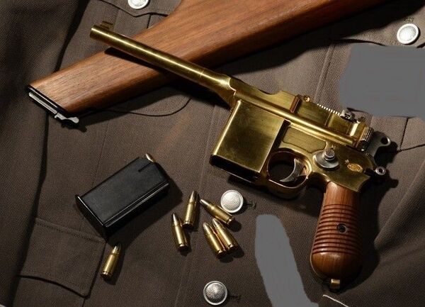 極美品! マルシン 金属モデルガン モーゼルM712 未発火 木グリ付き