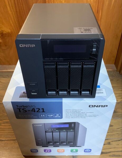 QNAP TS-421 4ベイ NAS