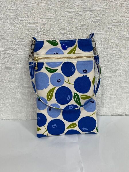 ハンドメイド スマホポーチ ブルーベリー