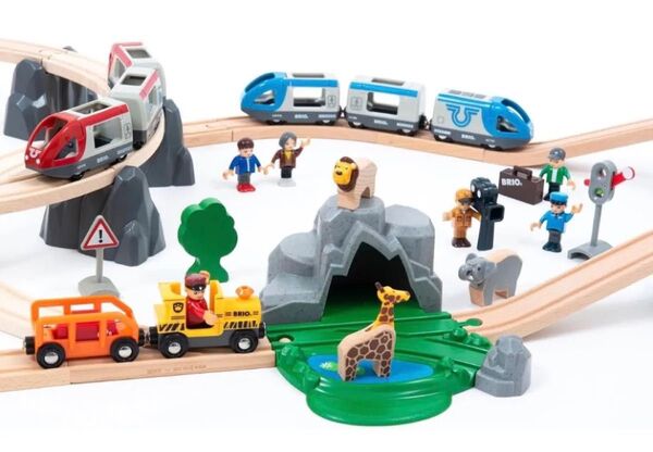 BRIO 2024年クリスマス限定レールセット 専用プラスチックケース入り 70ピース ブリオ 80000-142