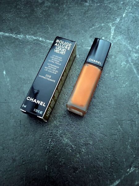 【新品未使用】CHANEL ルージュアリュール リクイッドヴェルヴェット 208 イプノティザント