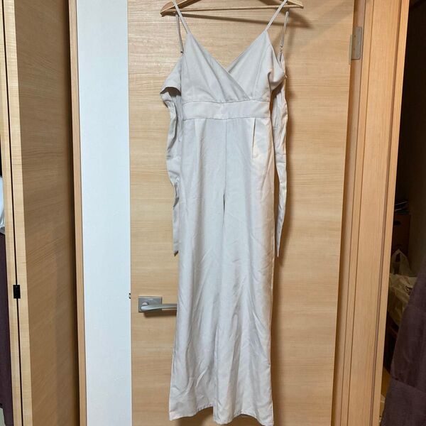 バックリボン付き ジャンプスーツ・パンツ(Mサイズ)