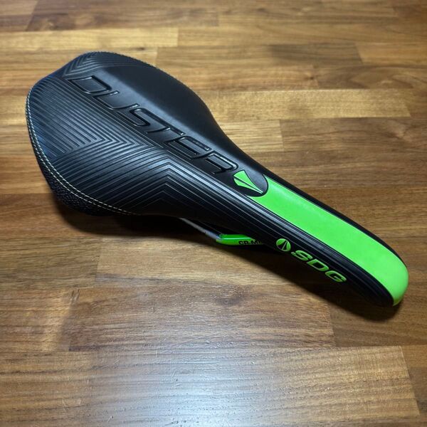 SDG Components DUSTER サドル MTB クロスバイク ロードバイク クロモリレール ライムグリーン 自転車