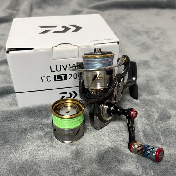 【ダイワ】20ルビアスFCLT2000Sカスタム LIVREハンドル スペアスプール SLPWハンドルキャップ