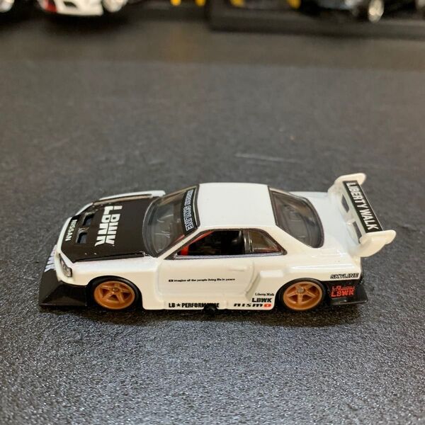 862 リバティウォーク LB-ER34 スカイライン スーパーシルエット 1/64スケール ダイキャスト ミニカー
