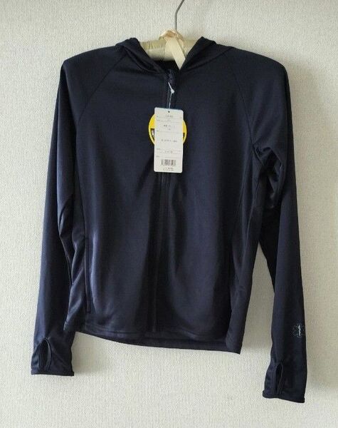 海&プール対応素材 ラッシュガード 指穴付き ラジャケット ネイビー 未使用 キッズ140 新品 ネイビー パーカー