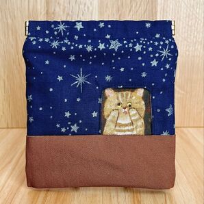 窓辺のにゃんこ バネ口ポーチ ハンドメイド