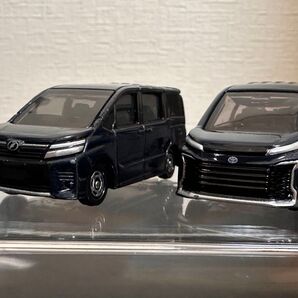 トミカ ヴォクシー 2台 セット