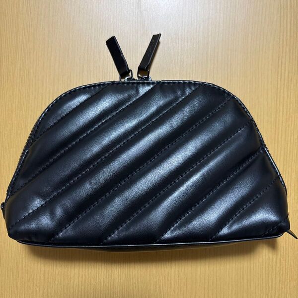 YSL イブサンローラン ノベルティ黒メイクポーチ 未使用