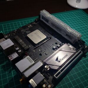 GIGABYTE B450 I AORUS PRO WIFI + Ryzen7 5700X + DDR4 16GB