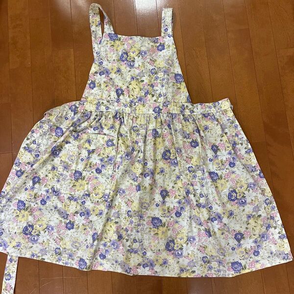 小花柄エプロン