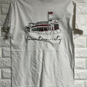 アメリカ ファストフードチェーン チックフィレ TシャツS