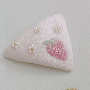 いちご刺繍