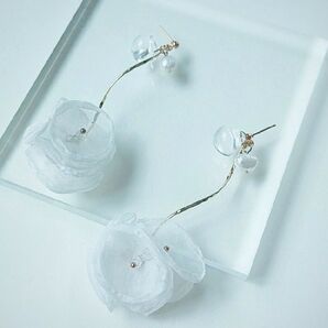 シフォン ピアス イヤリング ホワイト ブライダル ハンドメイド