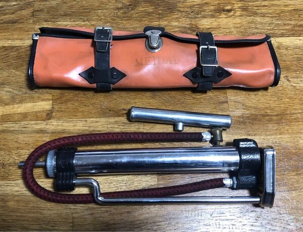 MEIDAI 名大 ベビーポンプ 鉄製ポンプ 空気入れ 携帯型ミニポンプ 収納ケース付 当時物 昭和レトロ